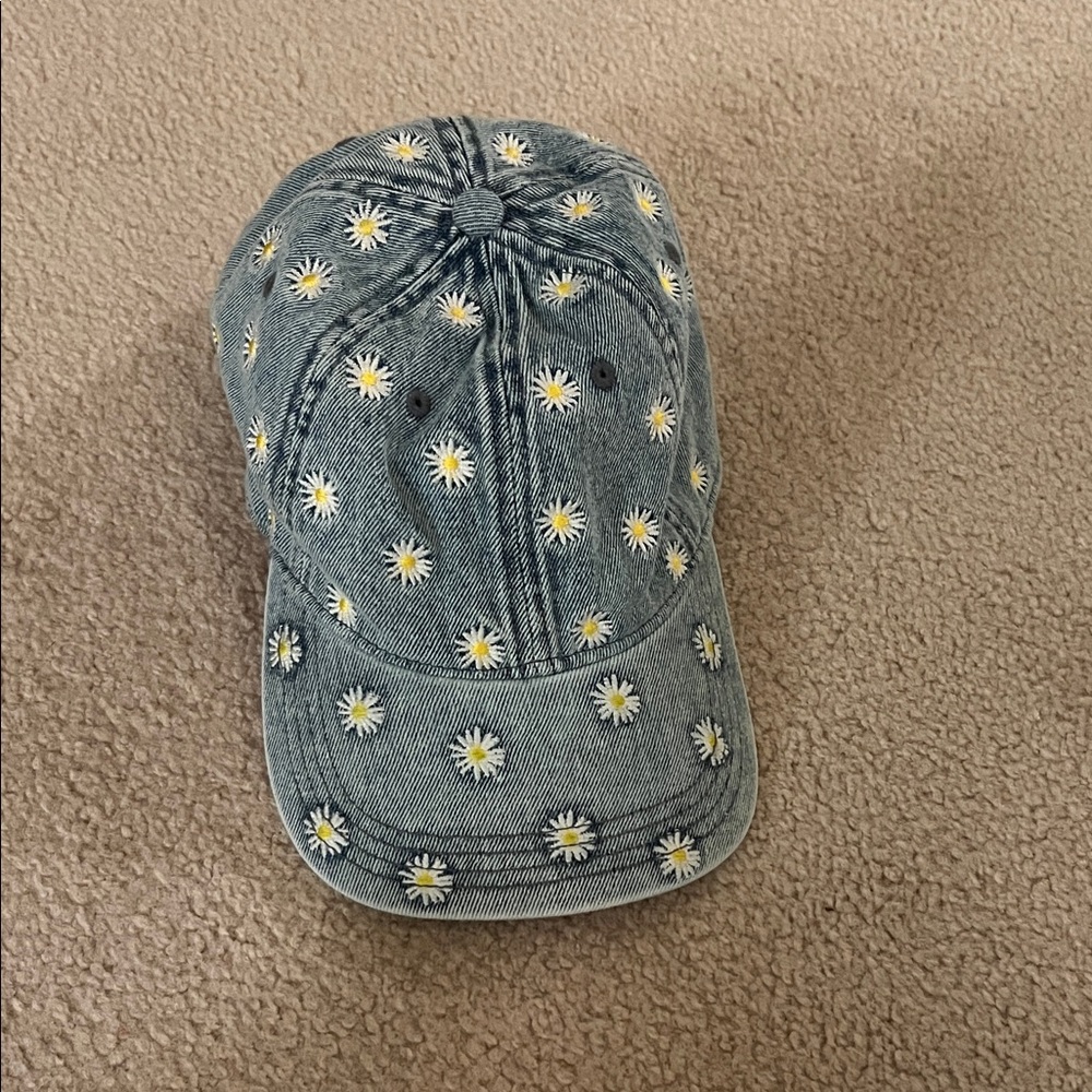 American Eagle Outfitters Denim Baseball Cap with Daisy Floral Embroidery NWOT